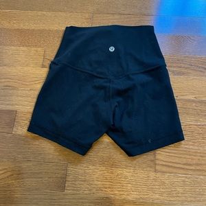 lululemon align black biker short 2.5 in